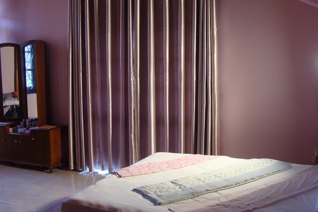 Sugandi Inn Kochchikade Buitenkant foto