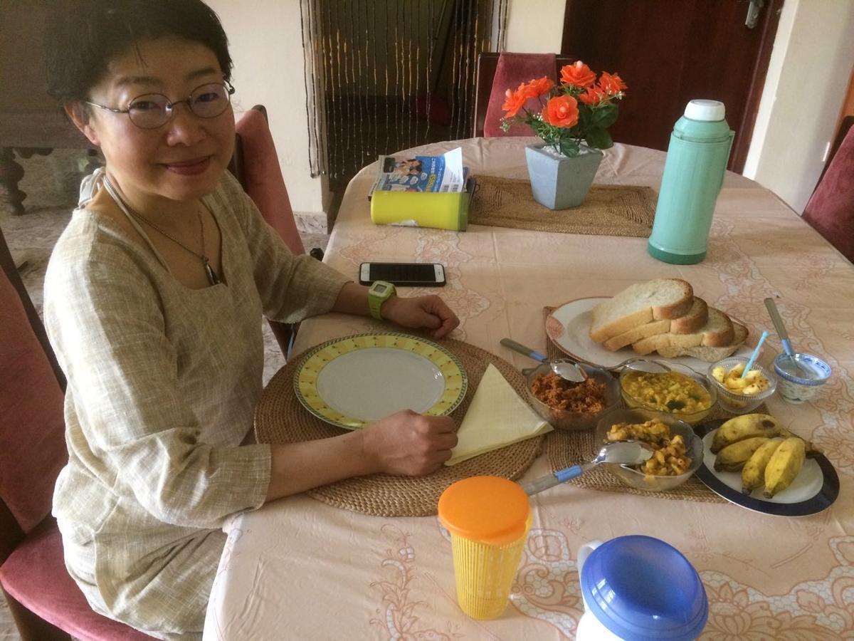 Sugandi Inn Kochchikade Buitenkant foto